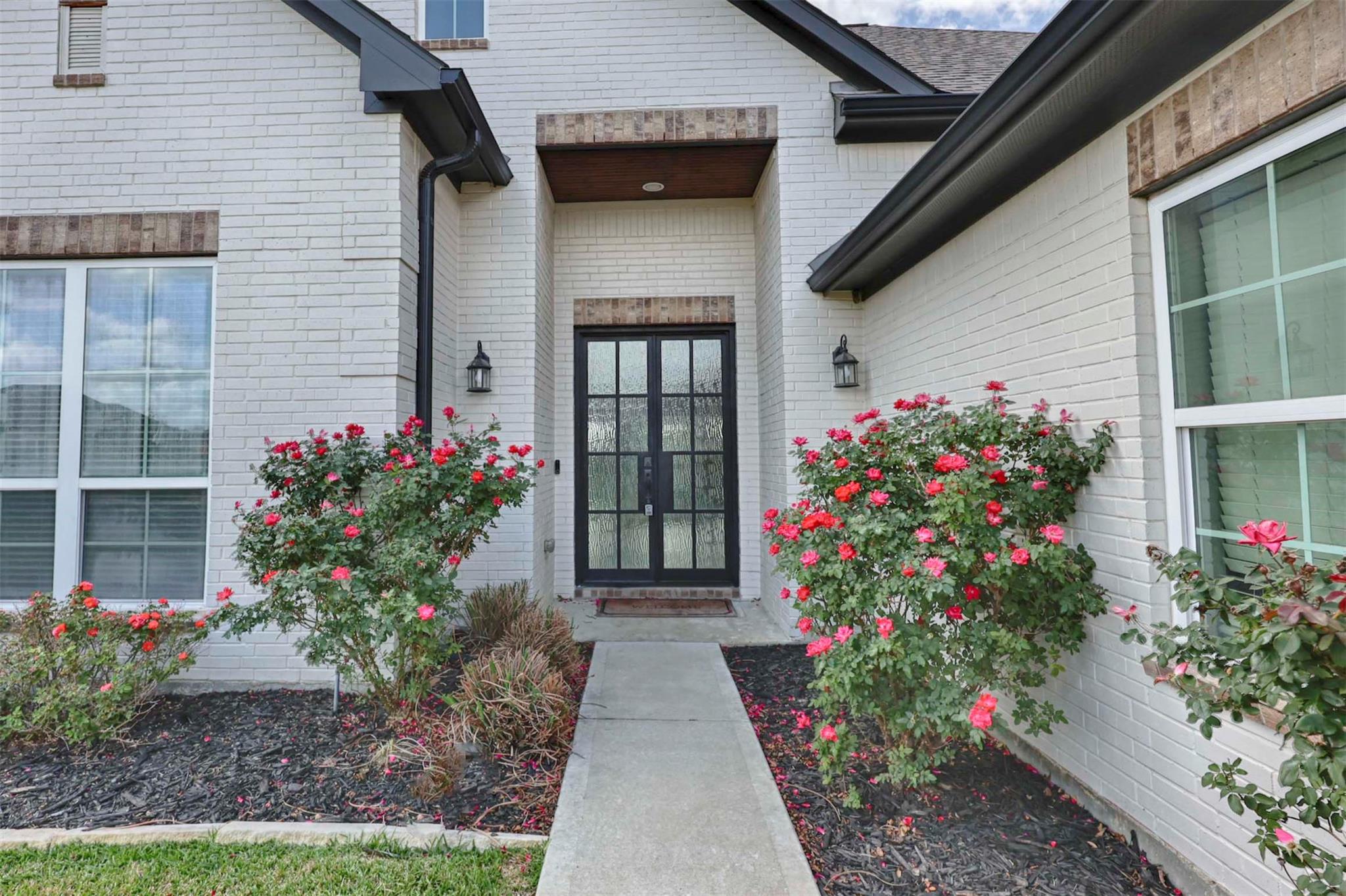 111 Fosters Branch Dr, Schulenburg, TX 78956