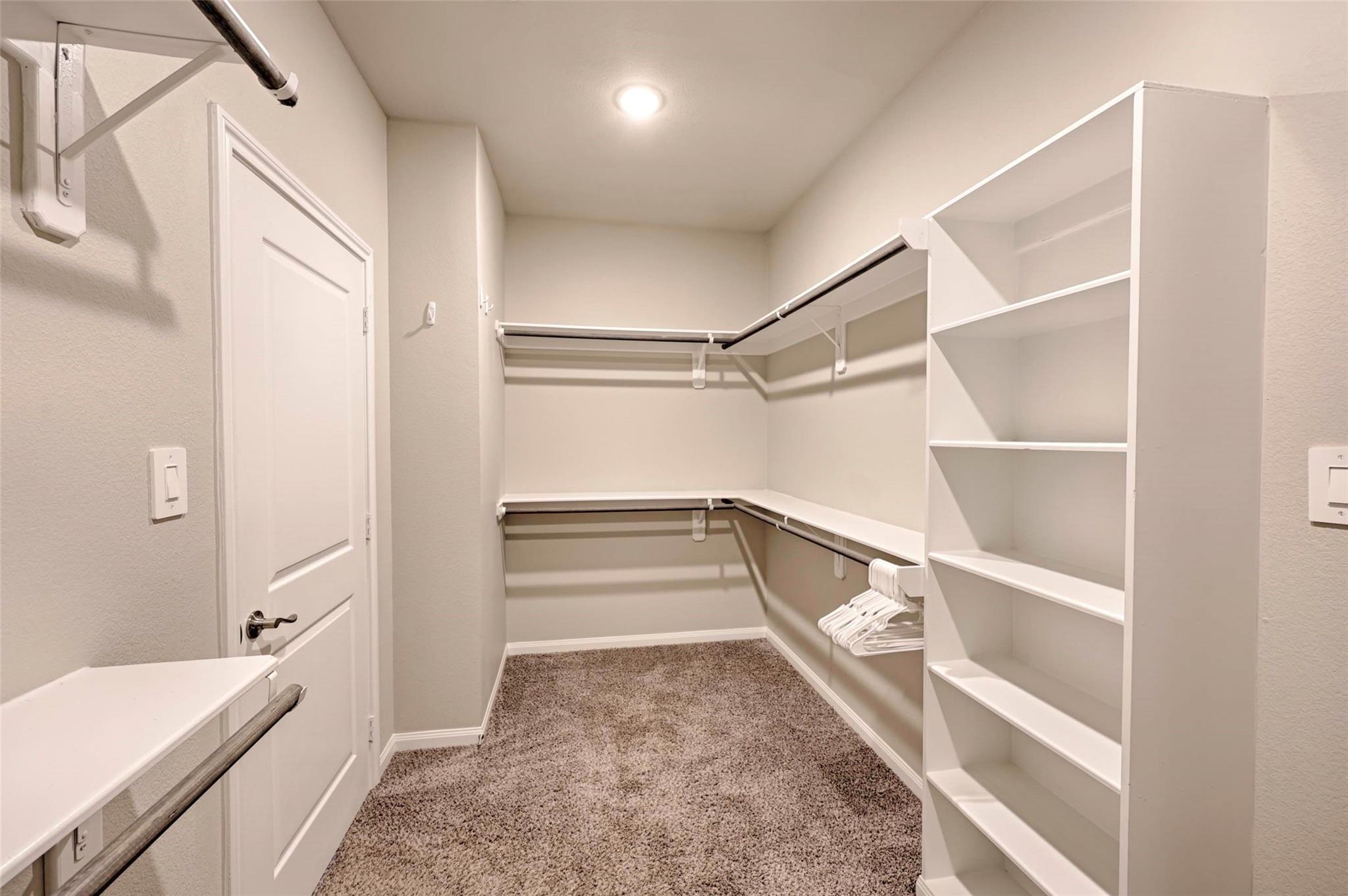 111 Fosters Branch Dr, Schulenburg, TX 78956