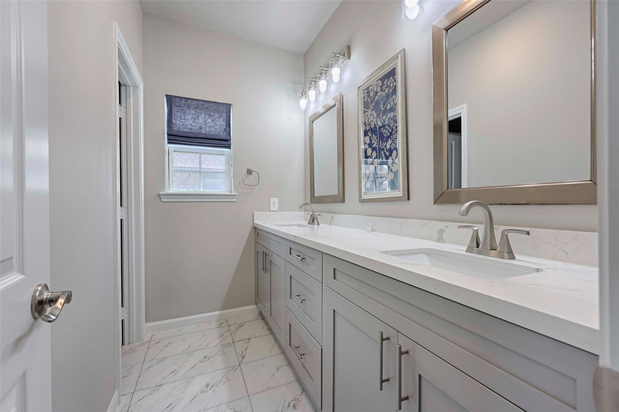 111 Fosters Branch Dr, Schulenburg, TX 78956