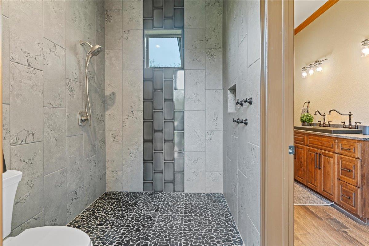 1951 Bridlewood Ranches Dr, San Marcos, TX 78666