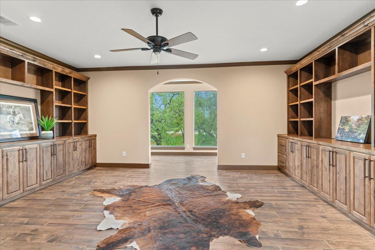 1951 Bridlewood Ranches Dr, San Marcos, TX 78666