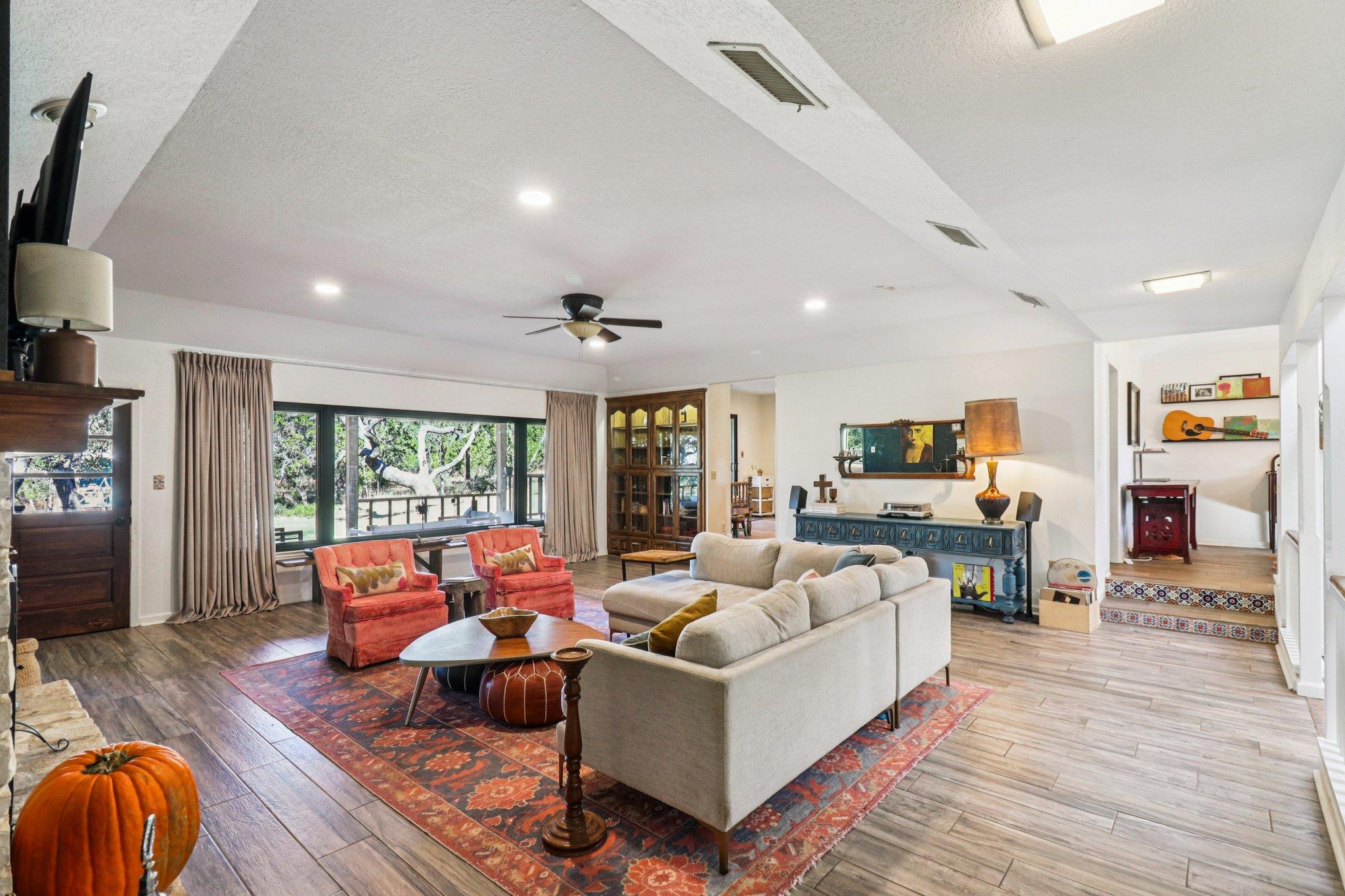 205 Northwood Hills Dr Dr, Fredericksburg, TX 78624