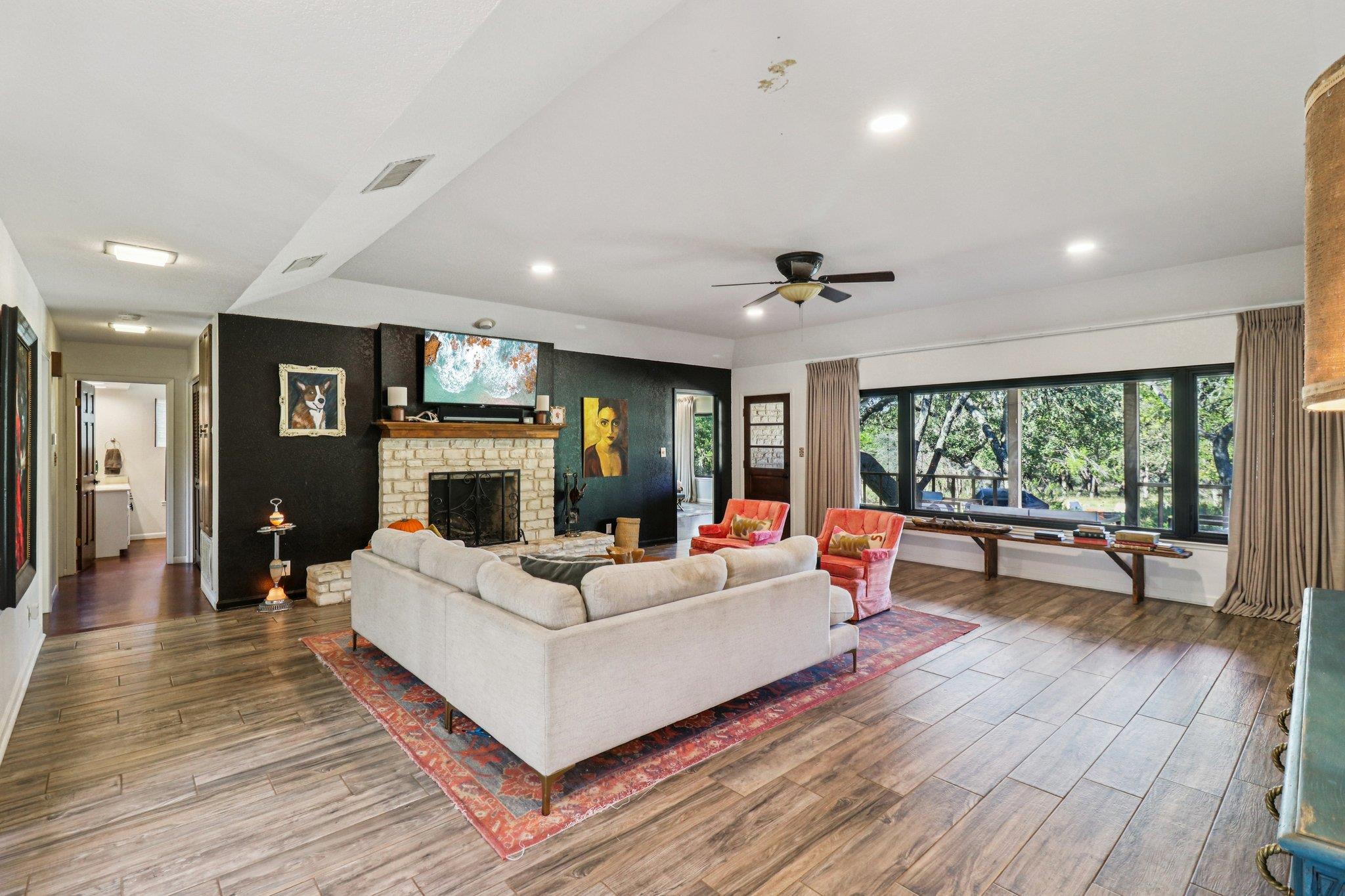 205 Northwood Hills Dr Dr, Fredericksburg, TX 78624