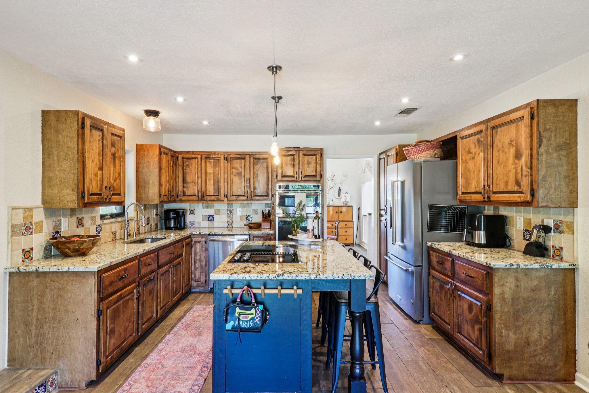 205 Northwood Hills Dr Dr, Fredericksburg, TX 78624