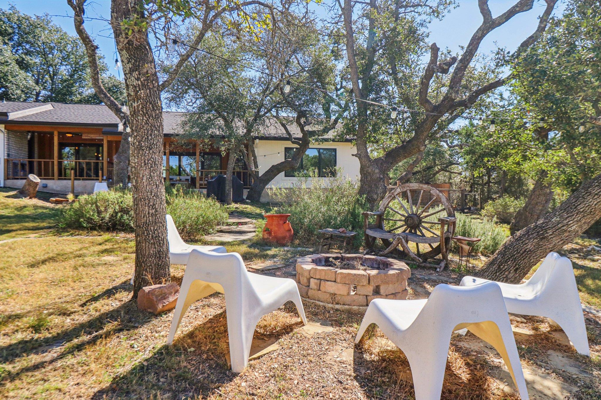 205 Northwood Hills Dr Dr, Fredericksburg, TX 78624