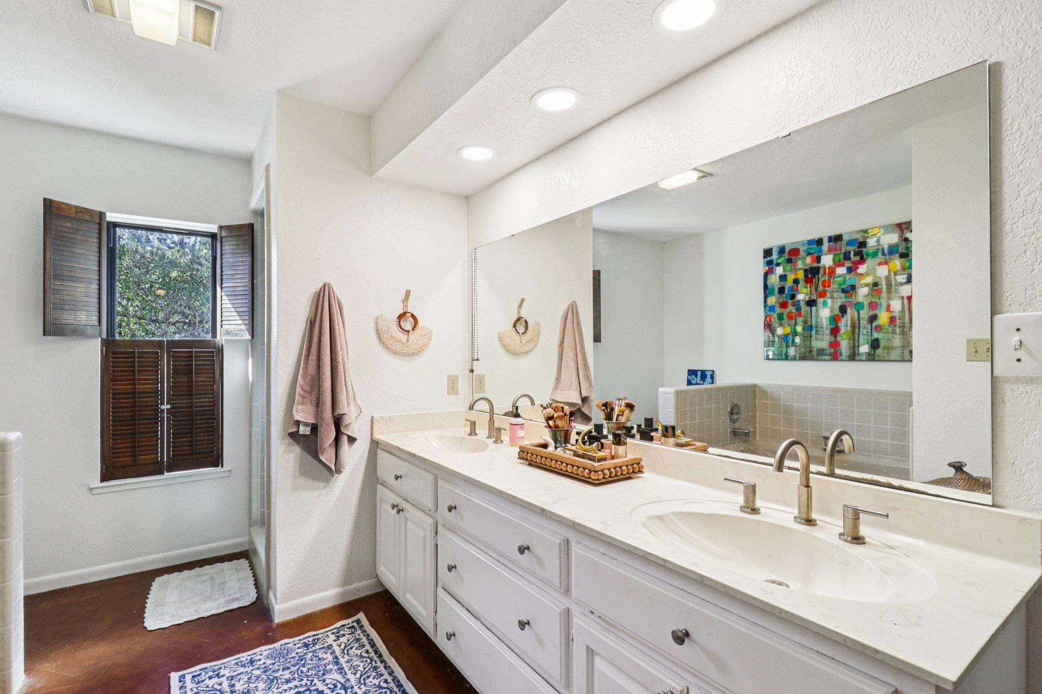 205 Northwood Hills Dr Dr, Fredericksburg, TX 78624