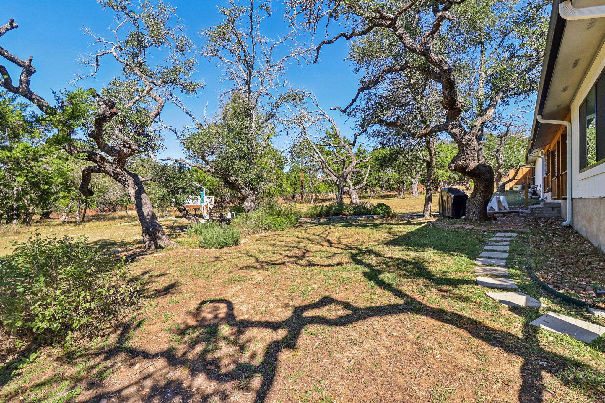205 Northwood Hills Dr Dr, Fredericksburg, TX 78624