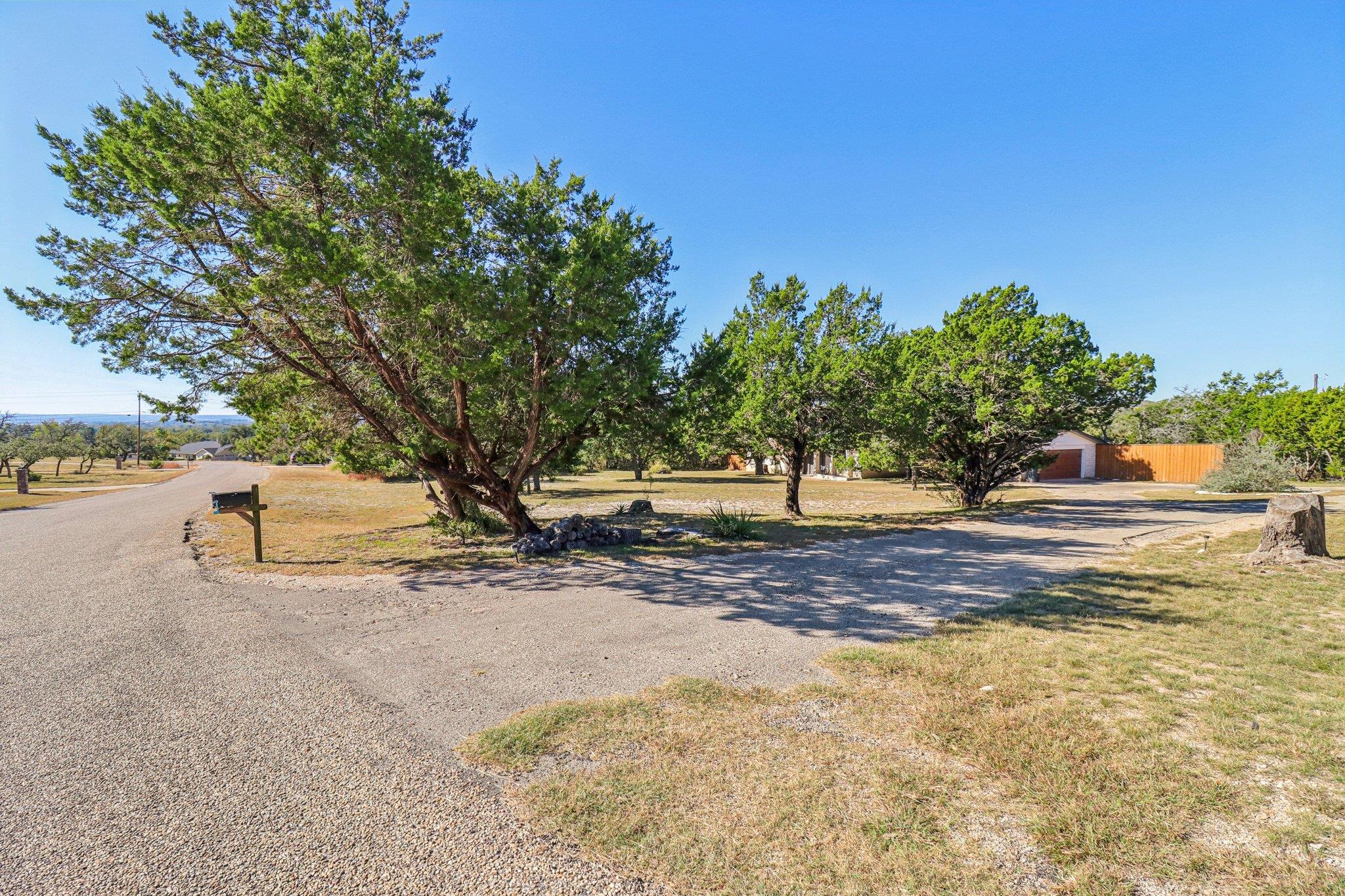 205 Northwood Hills Dr Dr, Fredericksburg, TX 78624