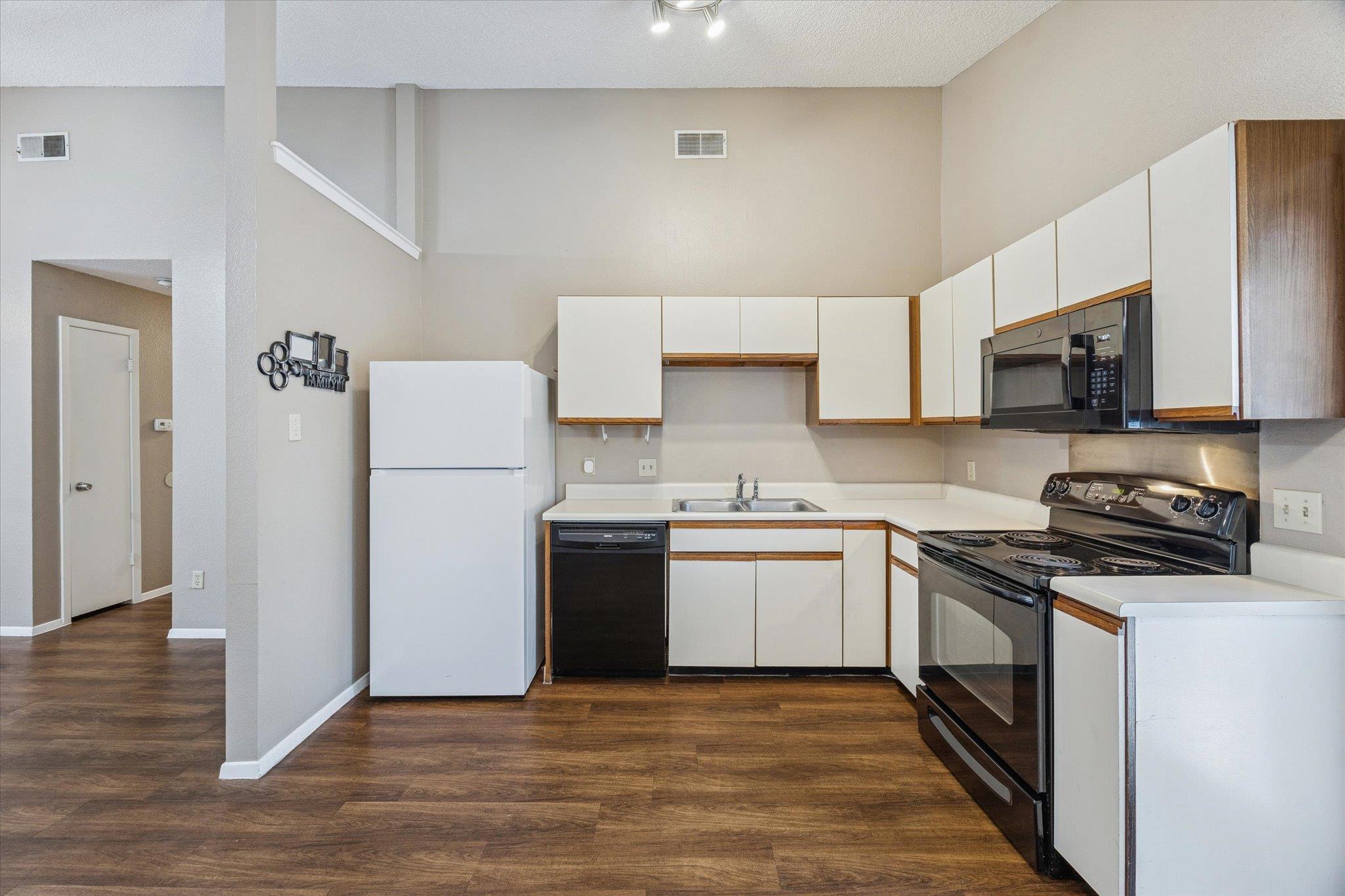 1015 E Yager Ln # 64, Austin, TX 78753