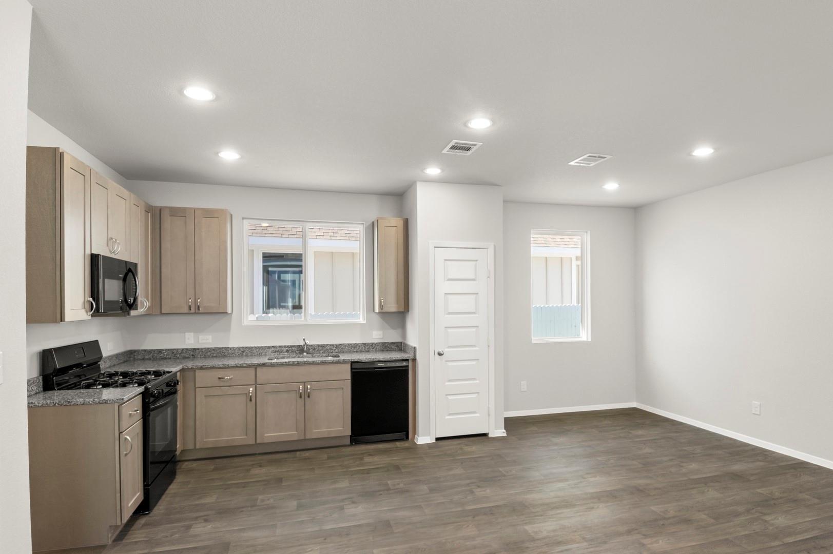 149 Daylily Dr, Elgin, TX 78621