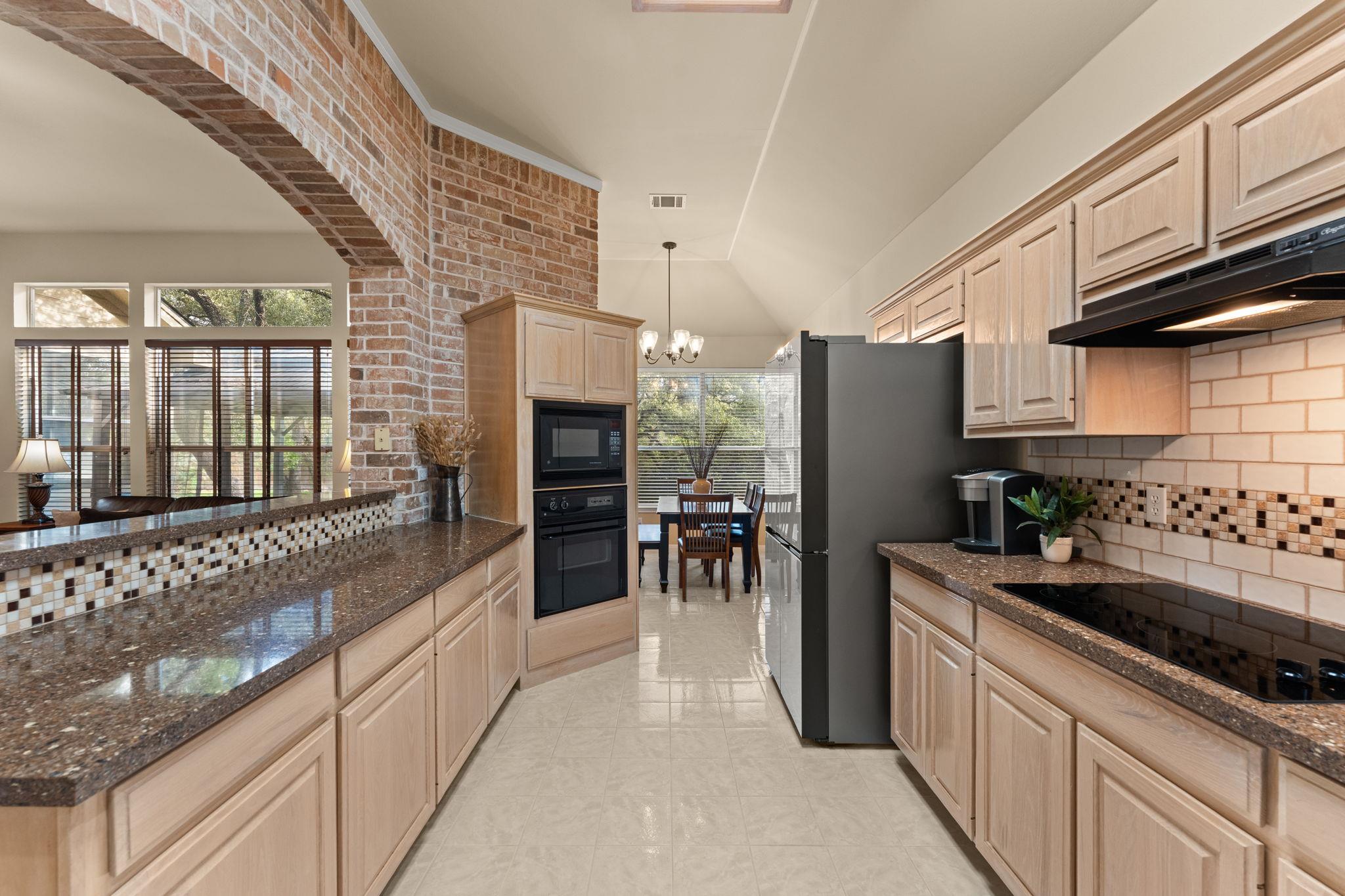 603 Flamingo Blvd, Lakeway, TX 78734