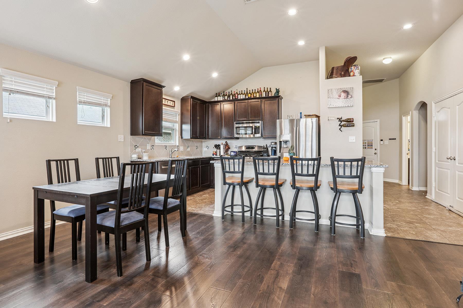 1105 Irina Cv, Hutto, TX 78634