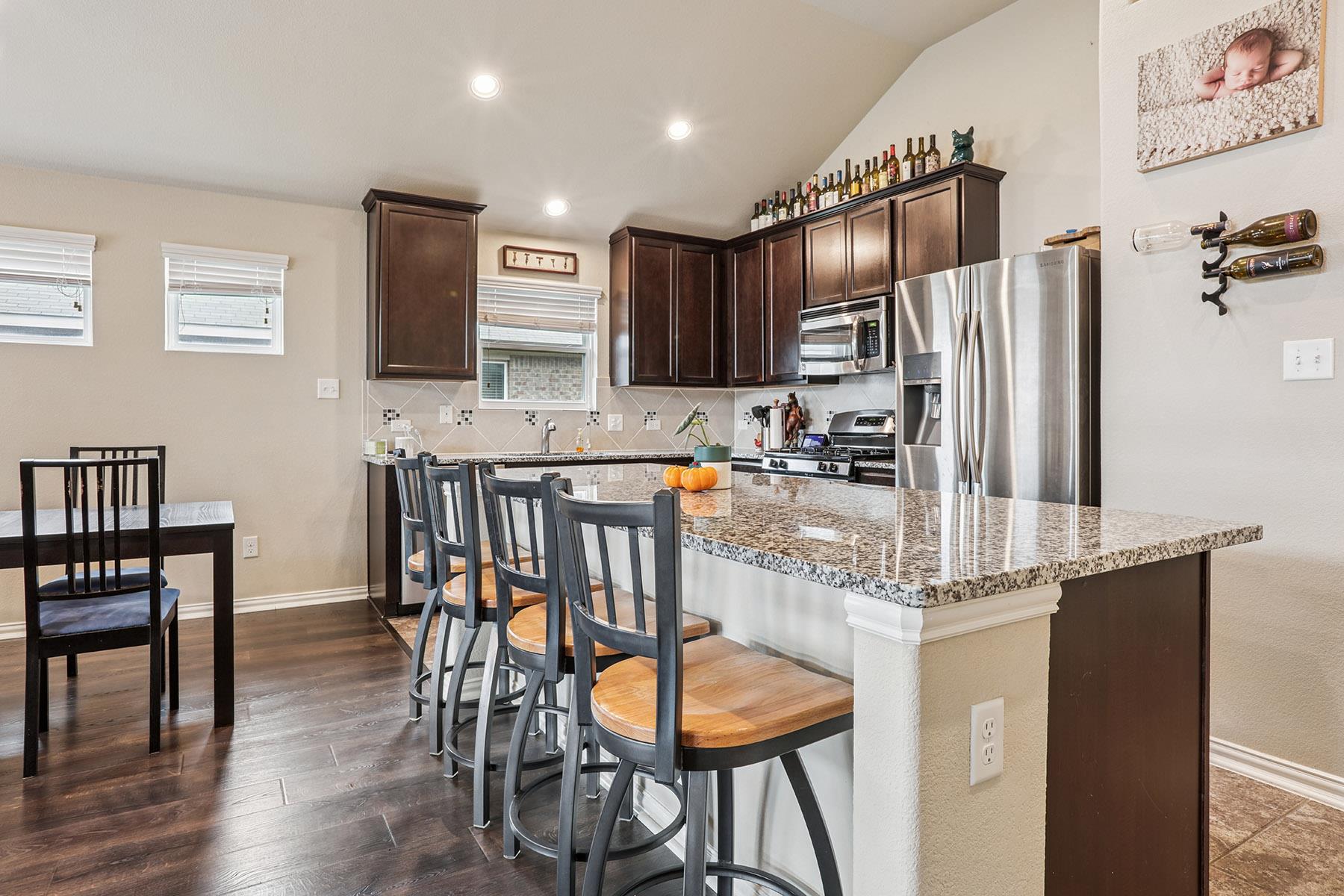 1105 Irina Cv, Hutto, TX 78634