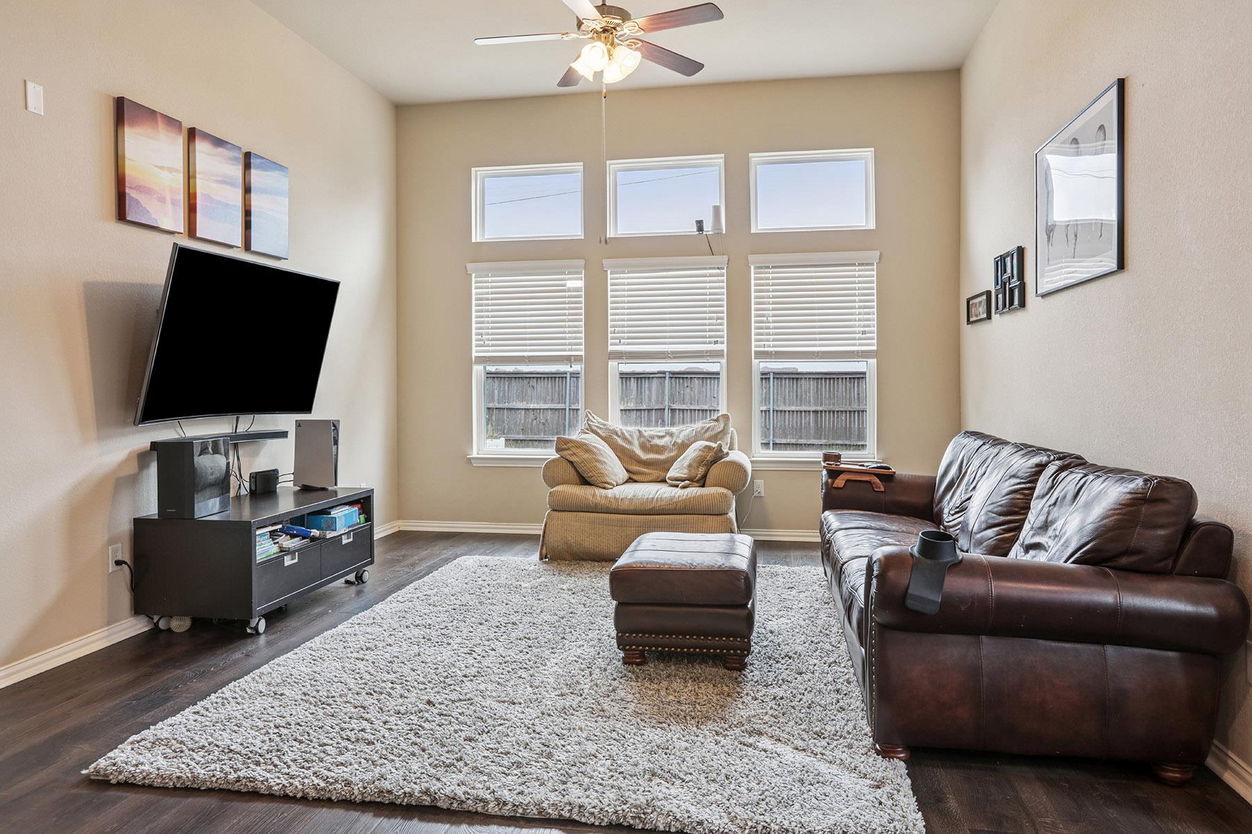 1105 Irina Cv, Hutto, TX 78634