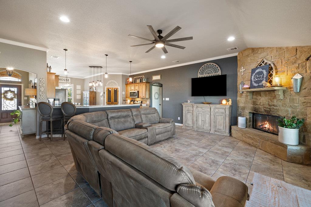 153 Ranger Blvd, Salado, TX 76571