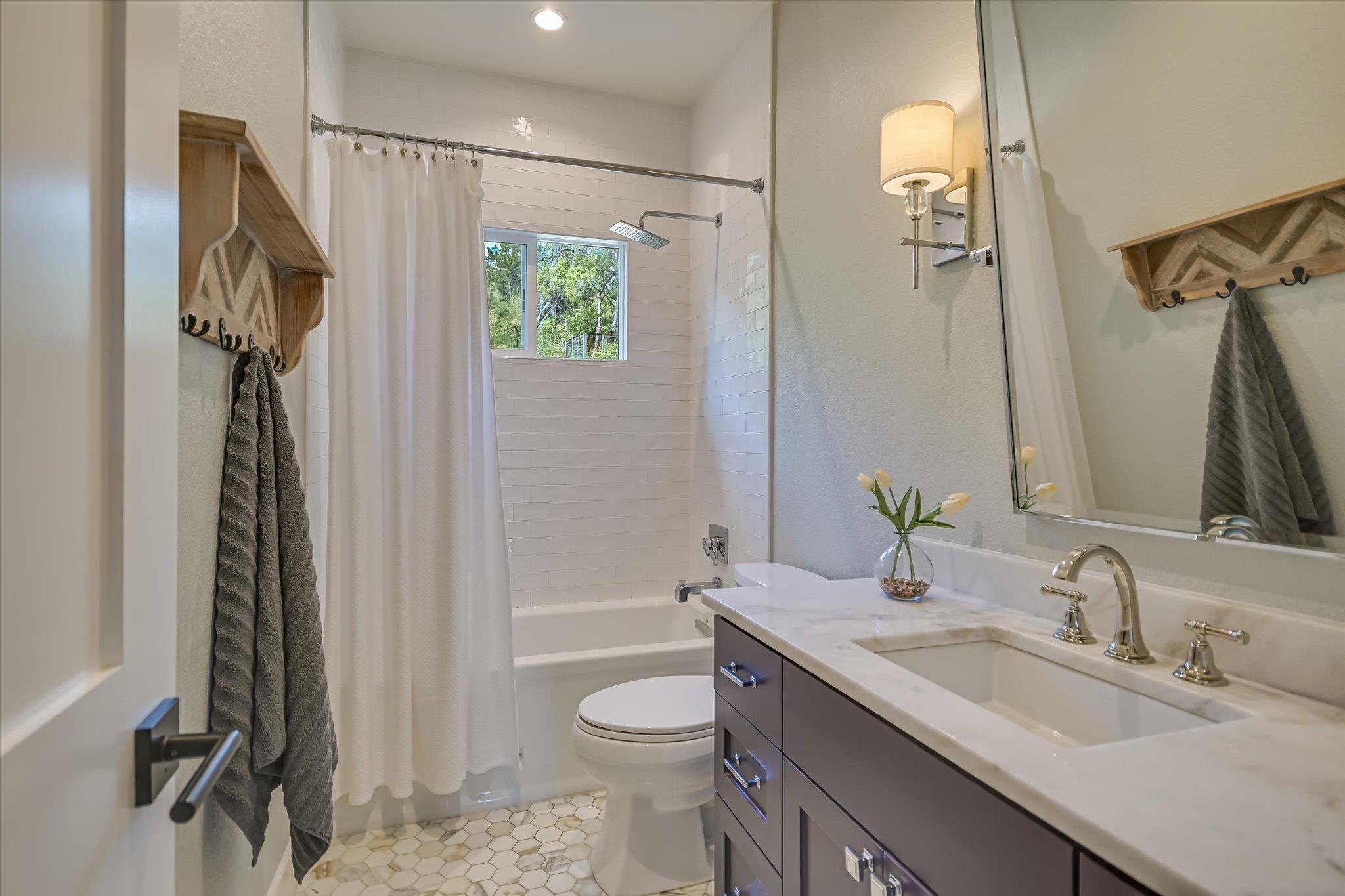 8902 Spicebrush Dr, Austin, TX 78759