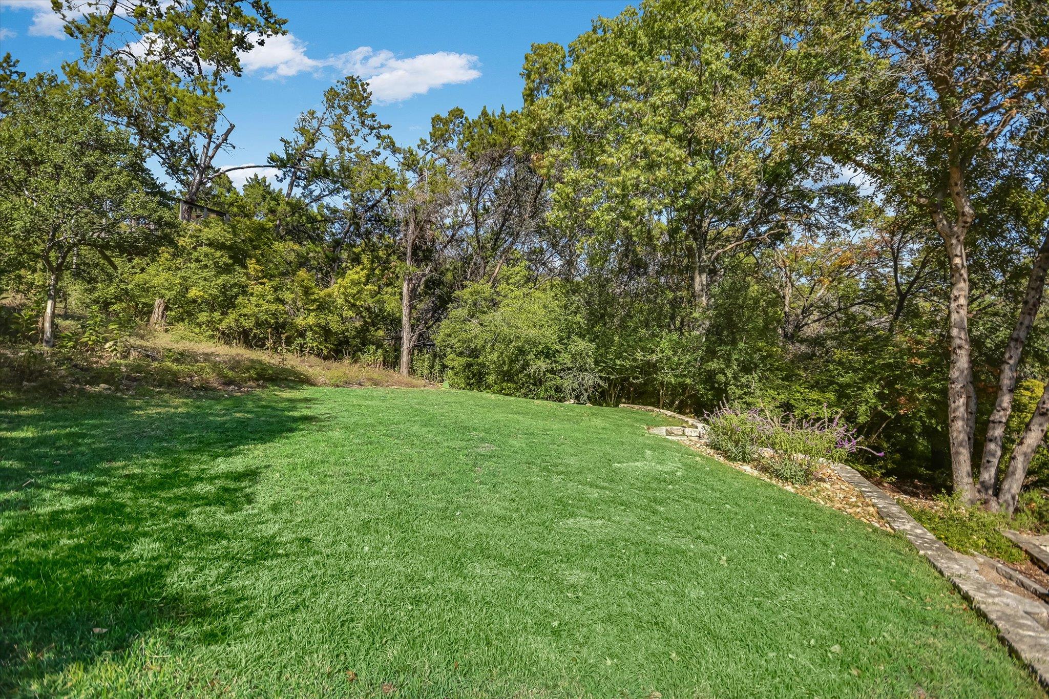 8902 Spicebrush Dr, Austin, TX 78759