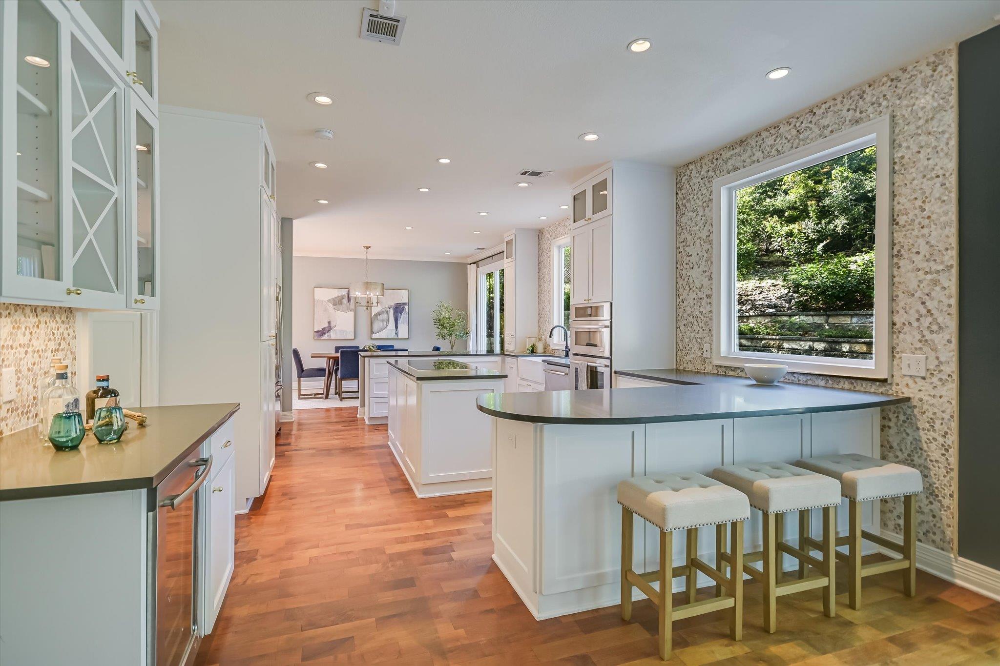 8902 Spicebrush Dr, Austin, TX 78759