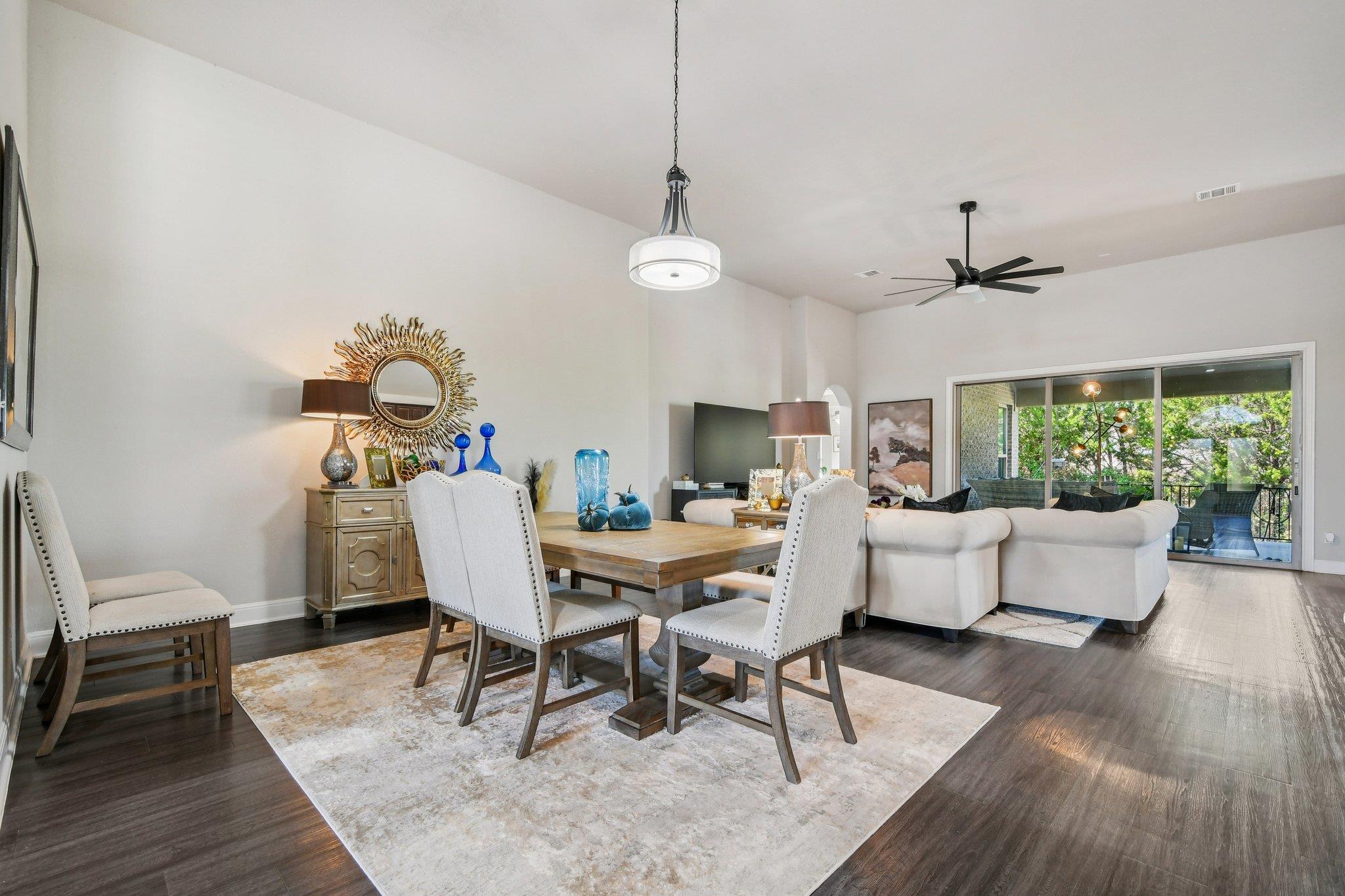 124 S Sage Holw, Dripping Springs, TX 78620