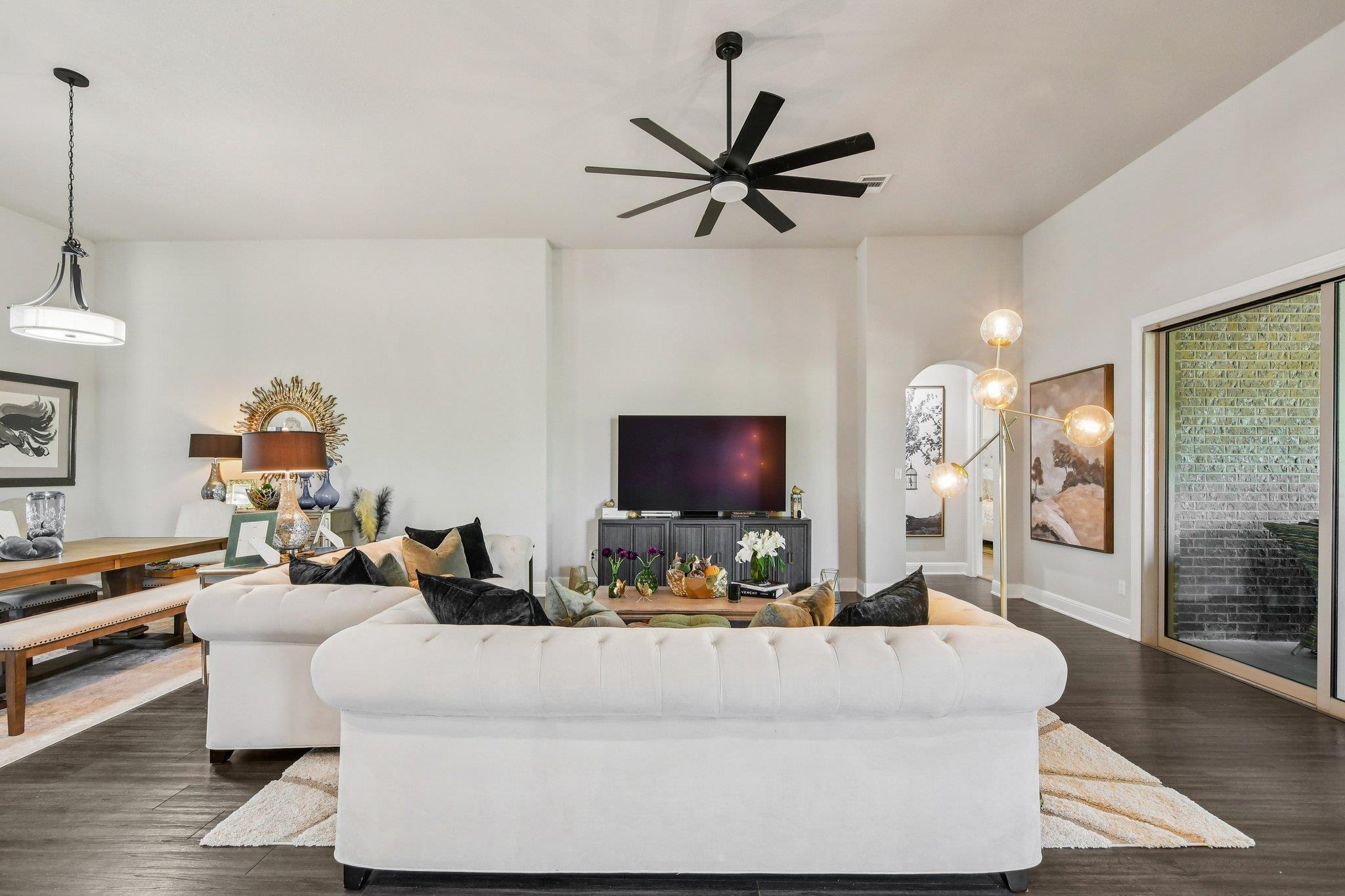 124 S Sage Holw, Dripping Springs, TX 78620