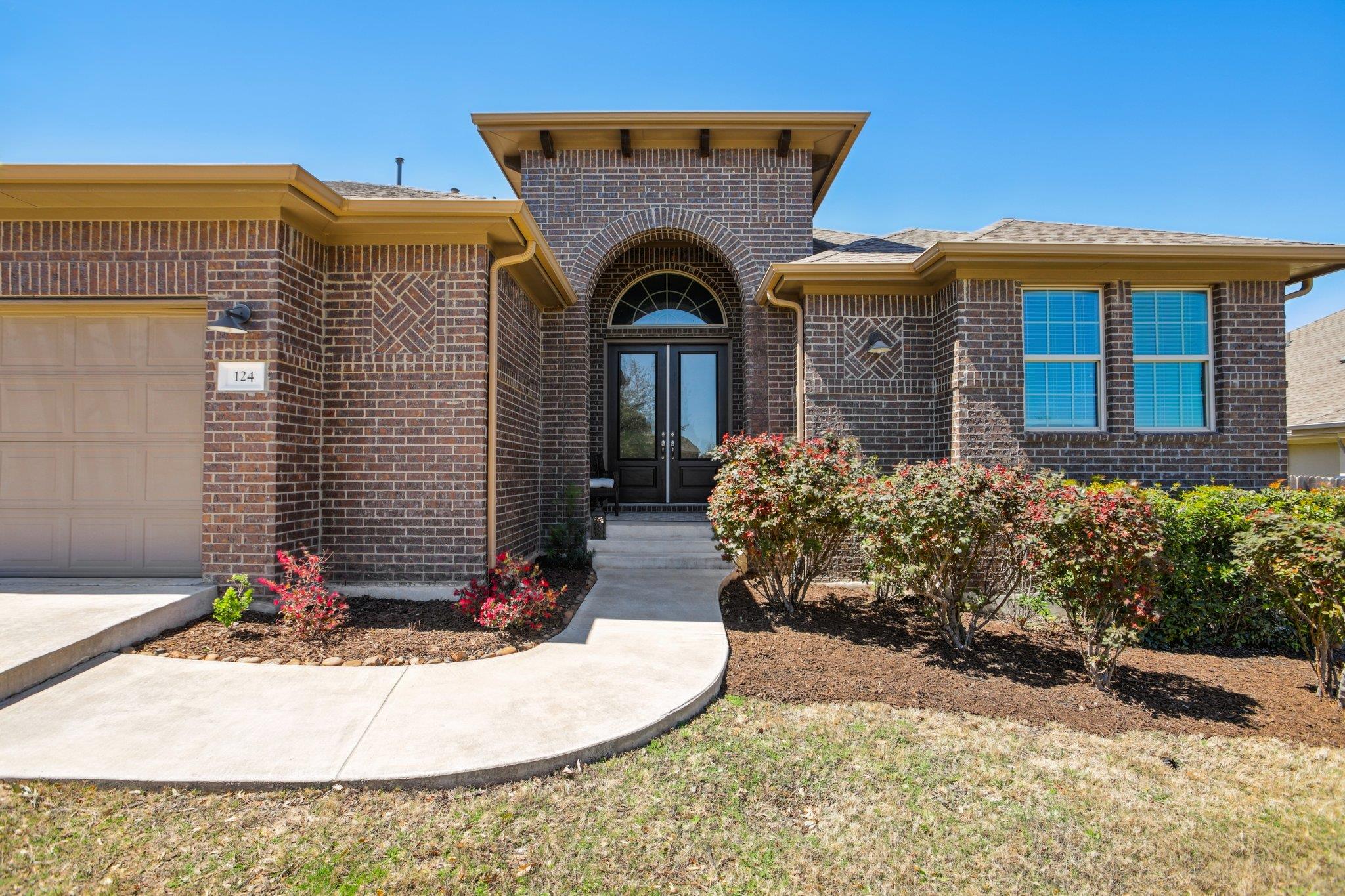 124 S Sage Holw, Dripping Springs, TX 78620