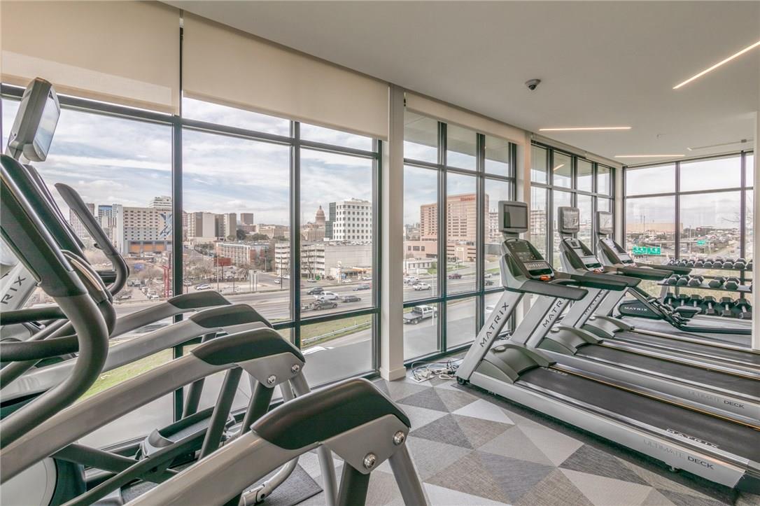 800 Embassy Dr # 407, Austin, TX 78702