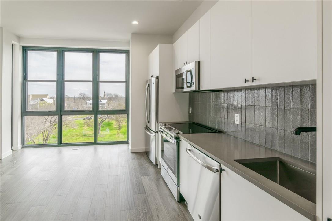 800 Embassy Dr # 407, Austin, TX 78702