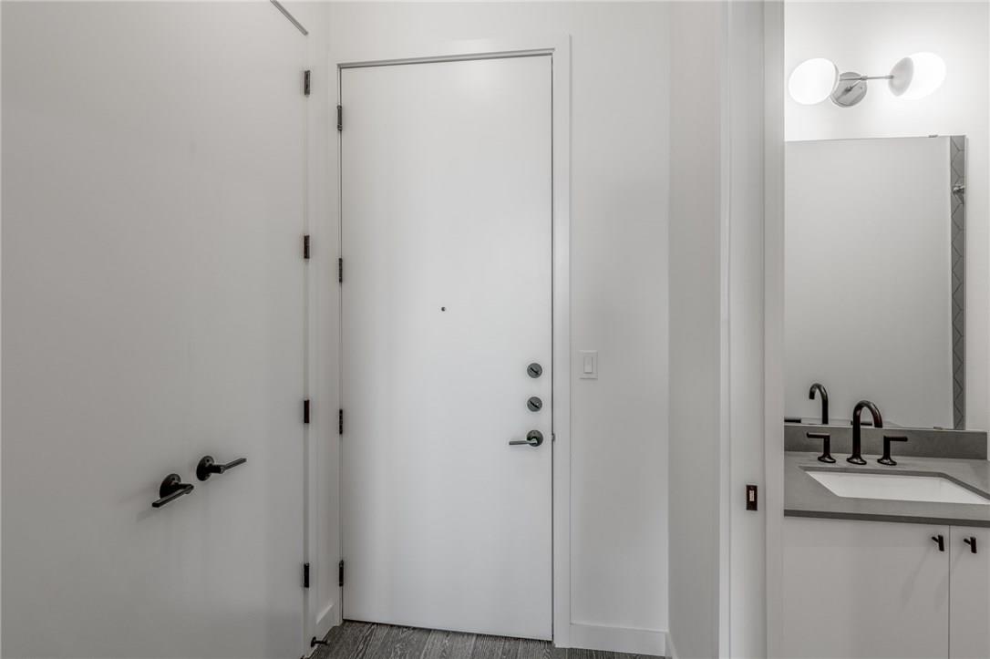 800 Embassy Dr # 407, Austin, TX 78702