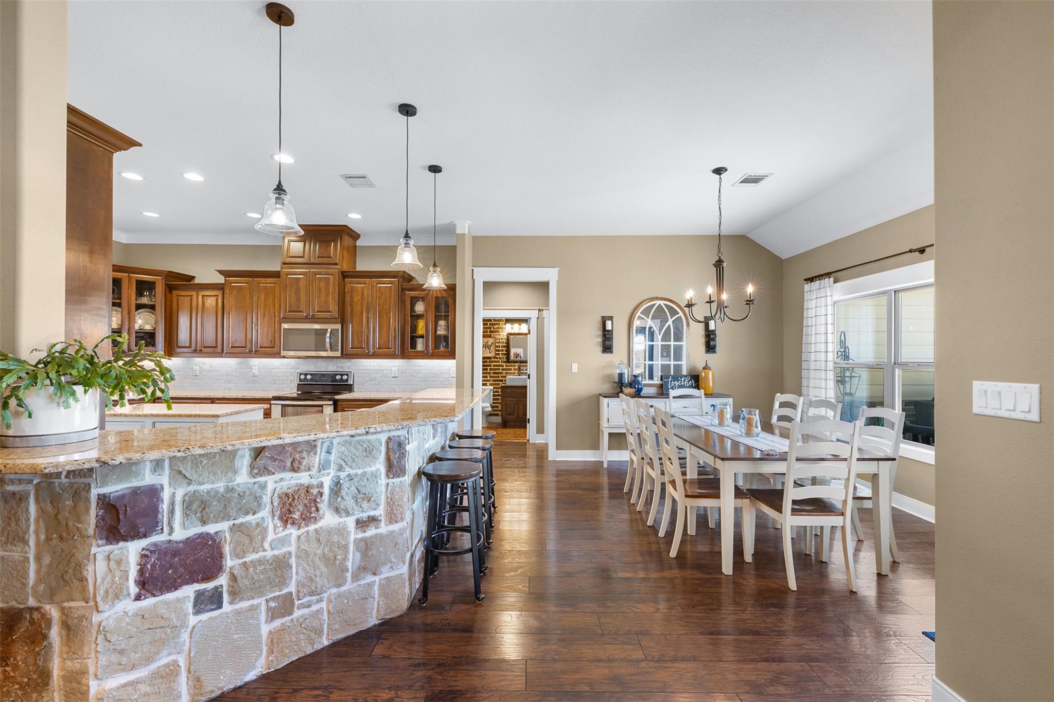 2232 FM 975, Caldwell, TX 77836