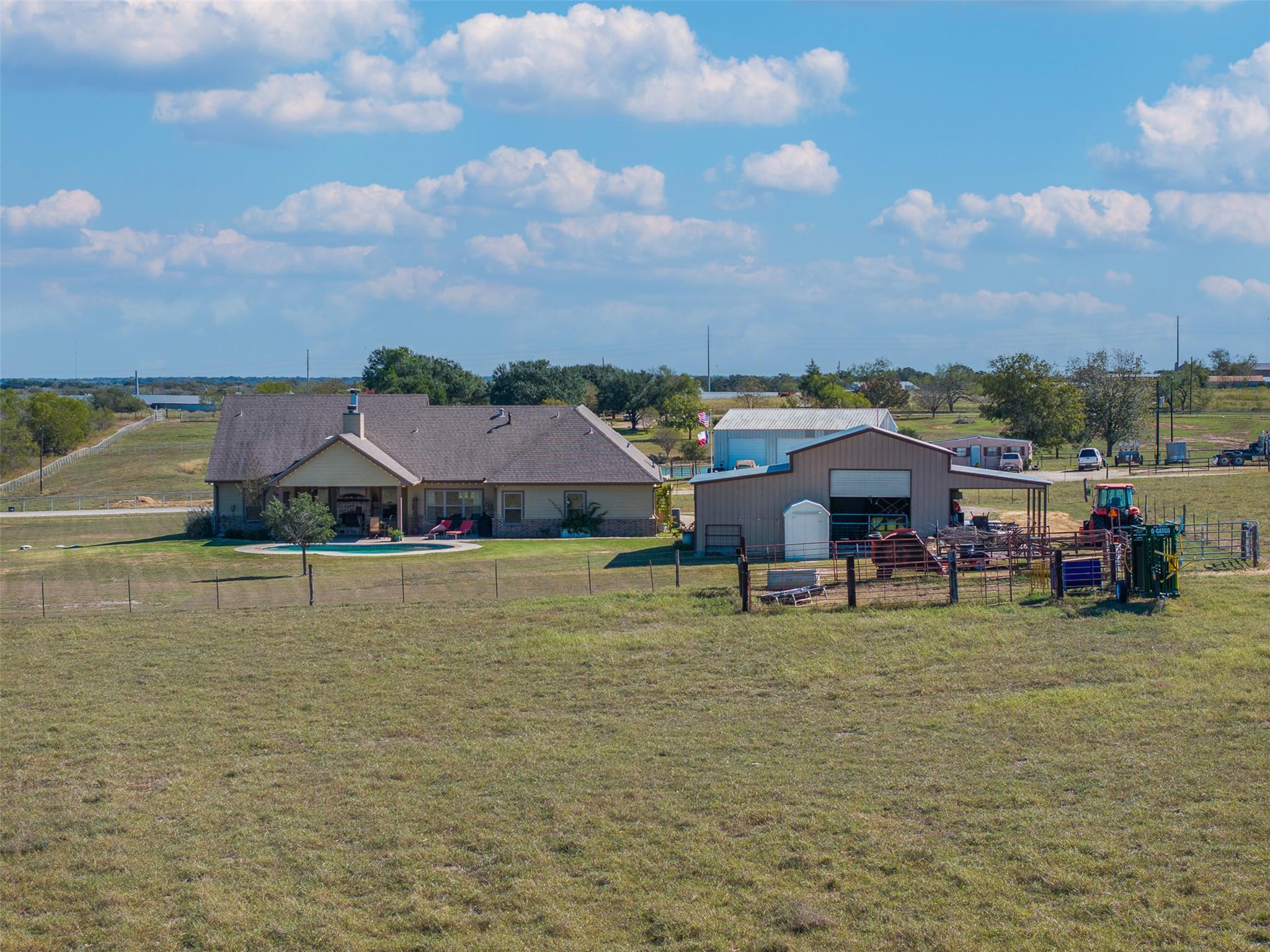 2232 FM 975, Caldwell, TX 77836