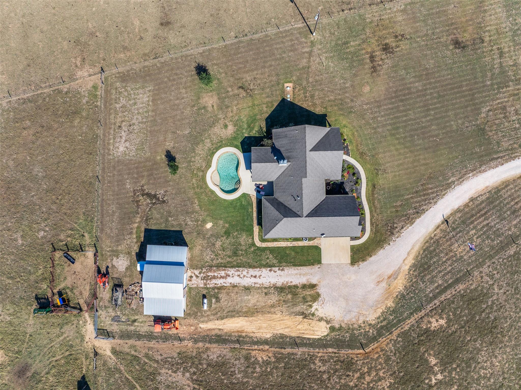 2232 FM 975, Caldwell, TX 77836