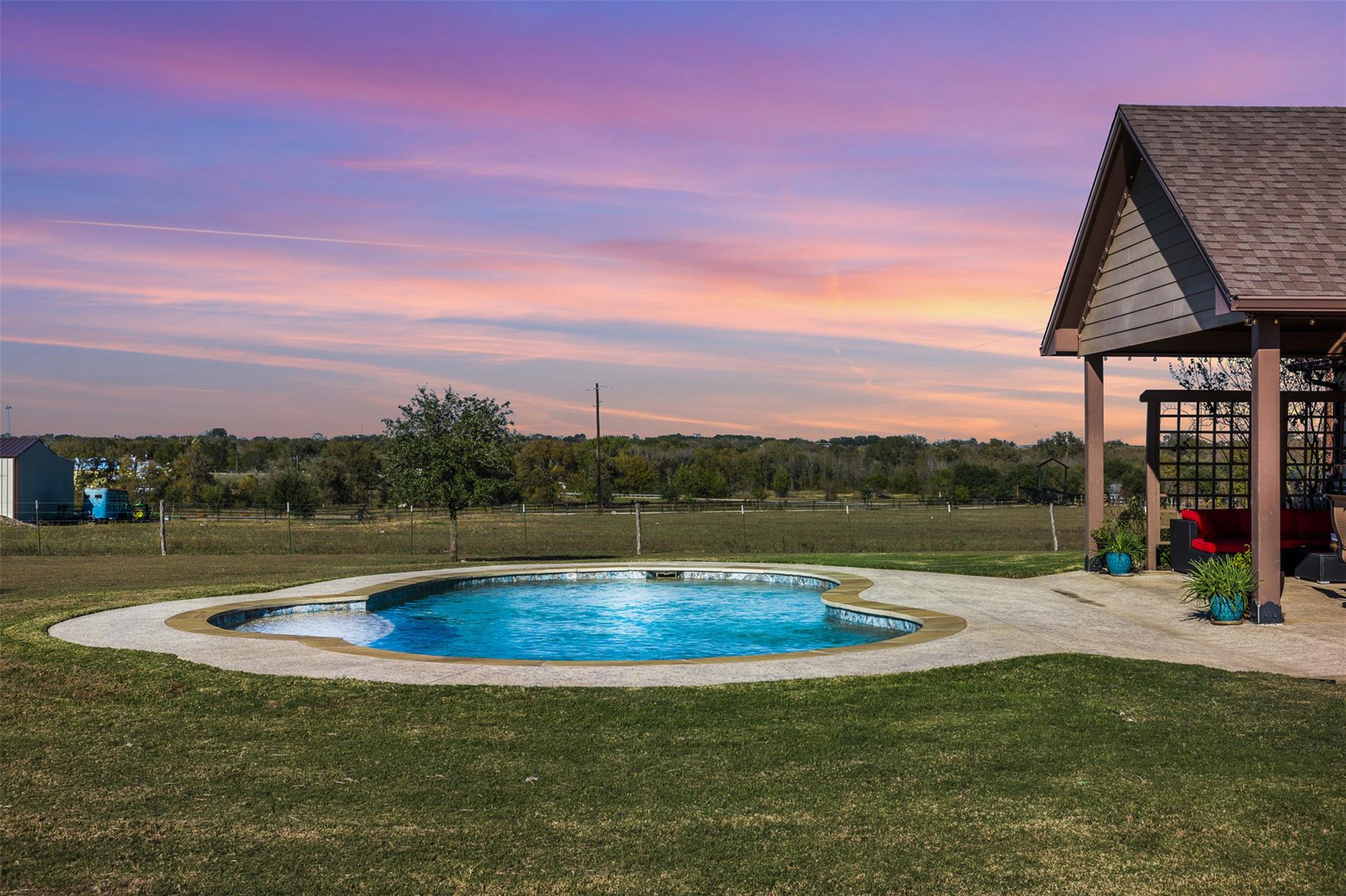 2232 FM 975, Caldwell, TX 77836