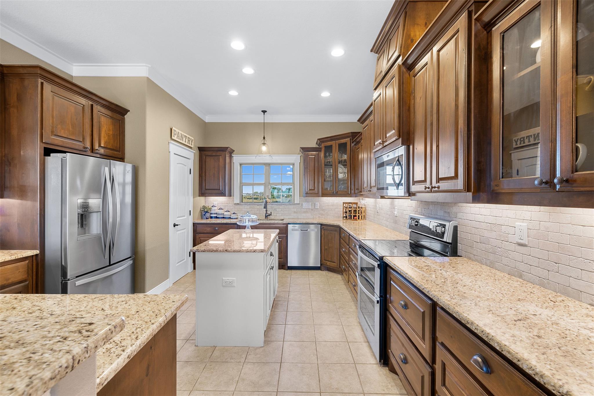 2232 FM 975, Caldwell, TX 77836