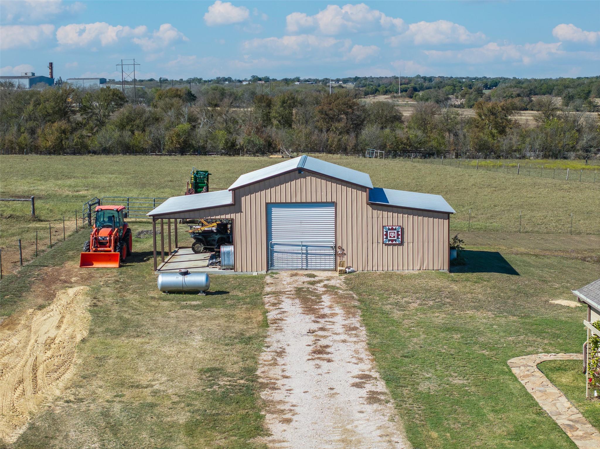 2232 FM 975, Caldwell, TX 77836