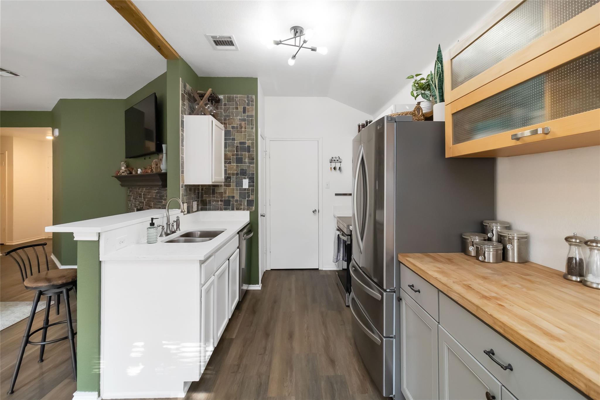 106 Shadow Wood Trl, Cedar Creek, TX 78612