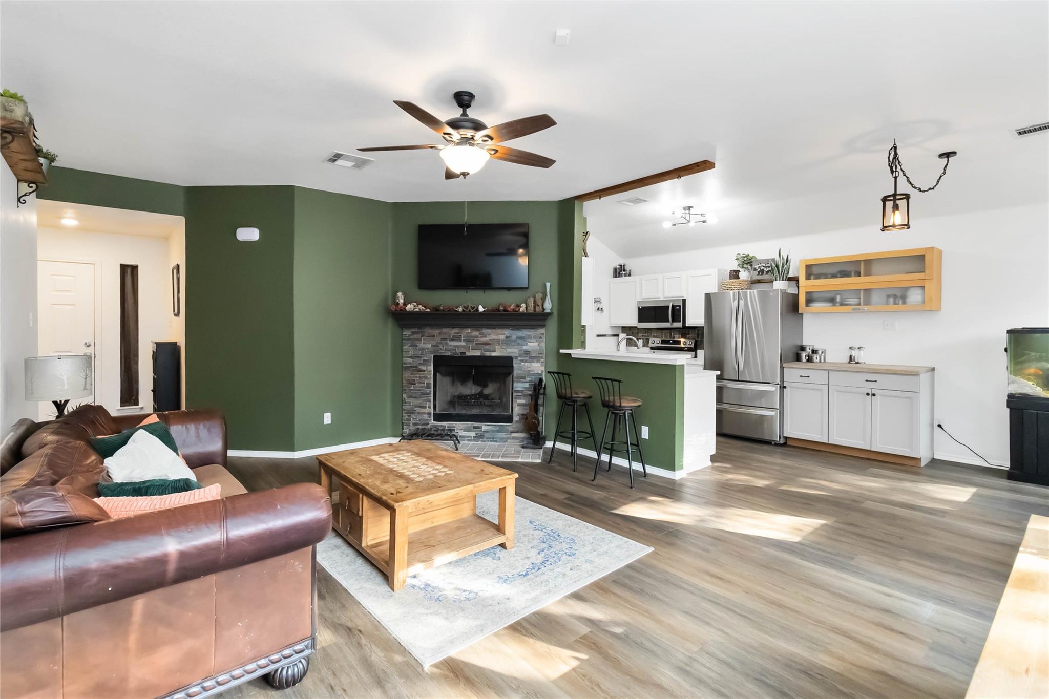 106 Shadow Wood Trl, Cedar Creek, TX 78612