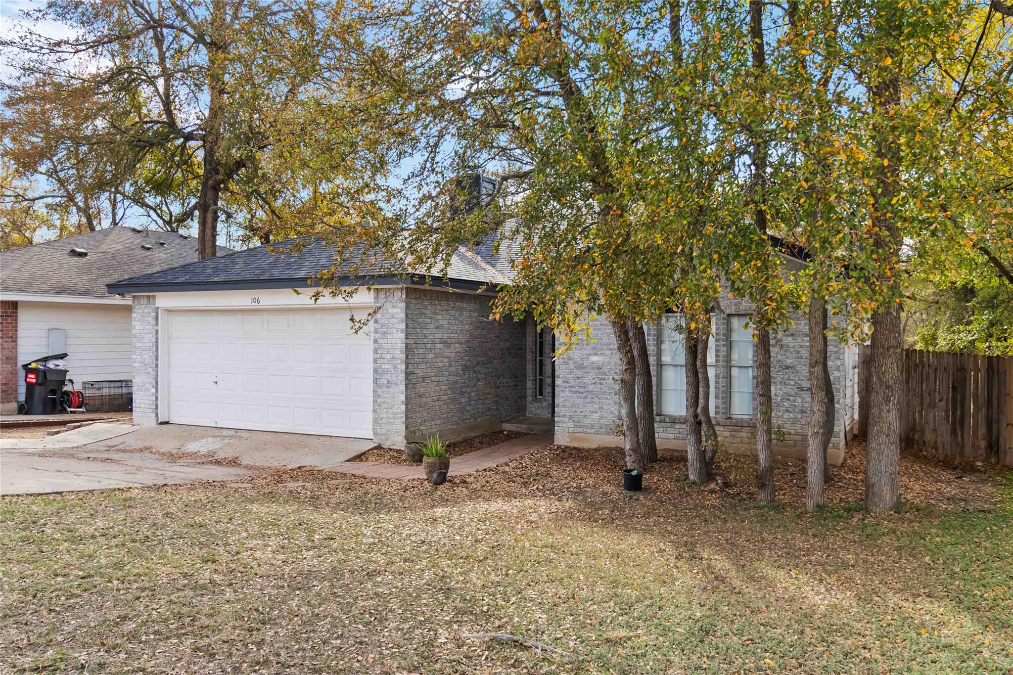 106 Shadow Wood Trl, Cedar Creek, TX 78612