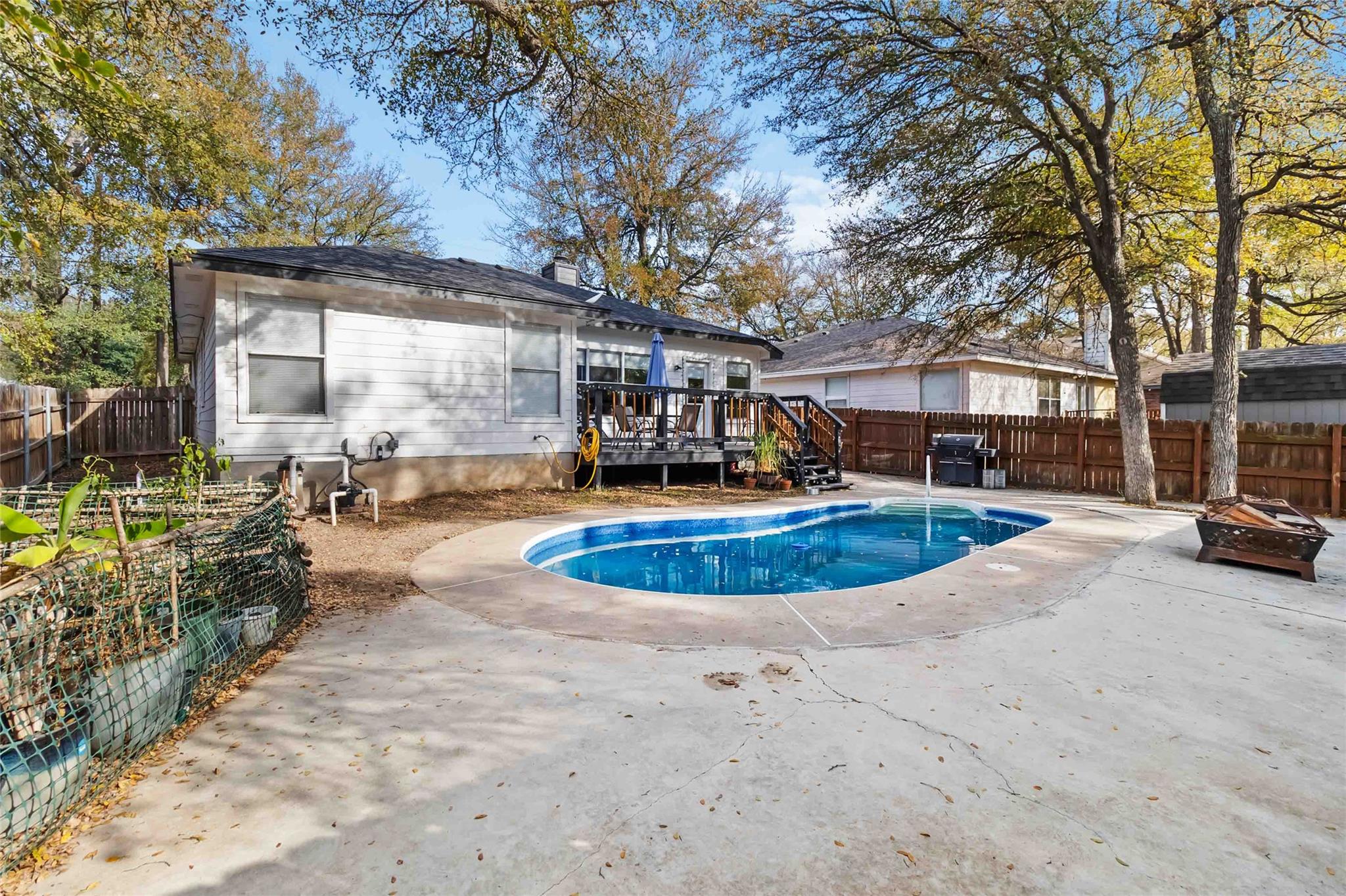 106 Shadow Wood Trl, Cedar Creek, TX 78612