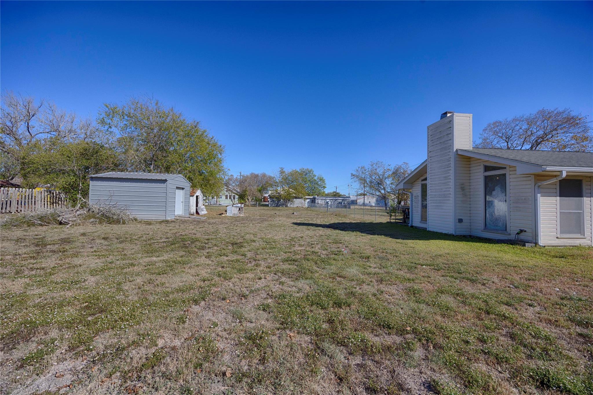507 South St, Schulenburg, TX 78956