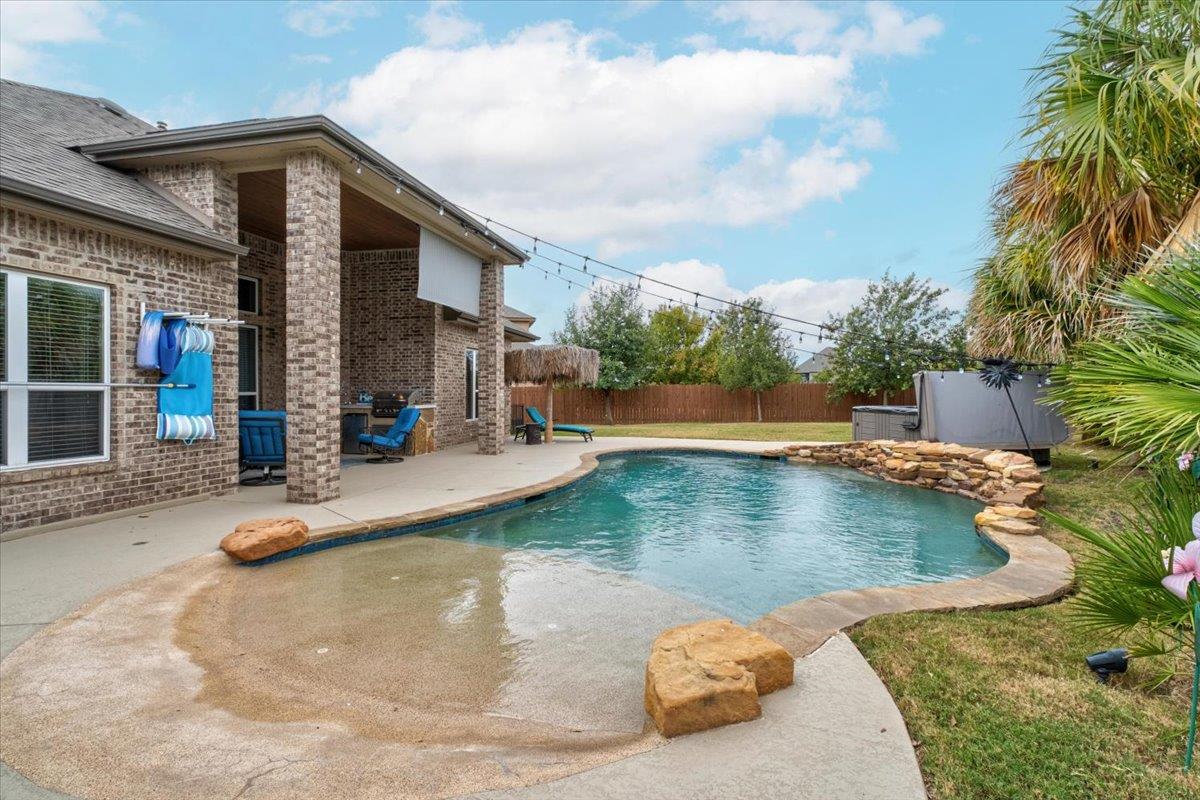 814 Jesse Trl, San Marcos, TX 78666