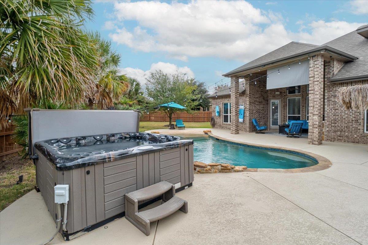 814 Jesse Trl, San Marcos, TX 78666