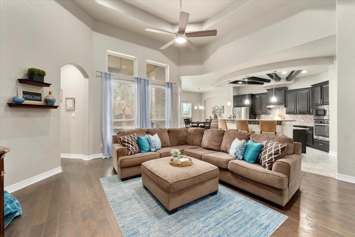 814 Jesse Trl, San Marcos, TX 78666