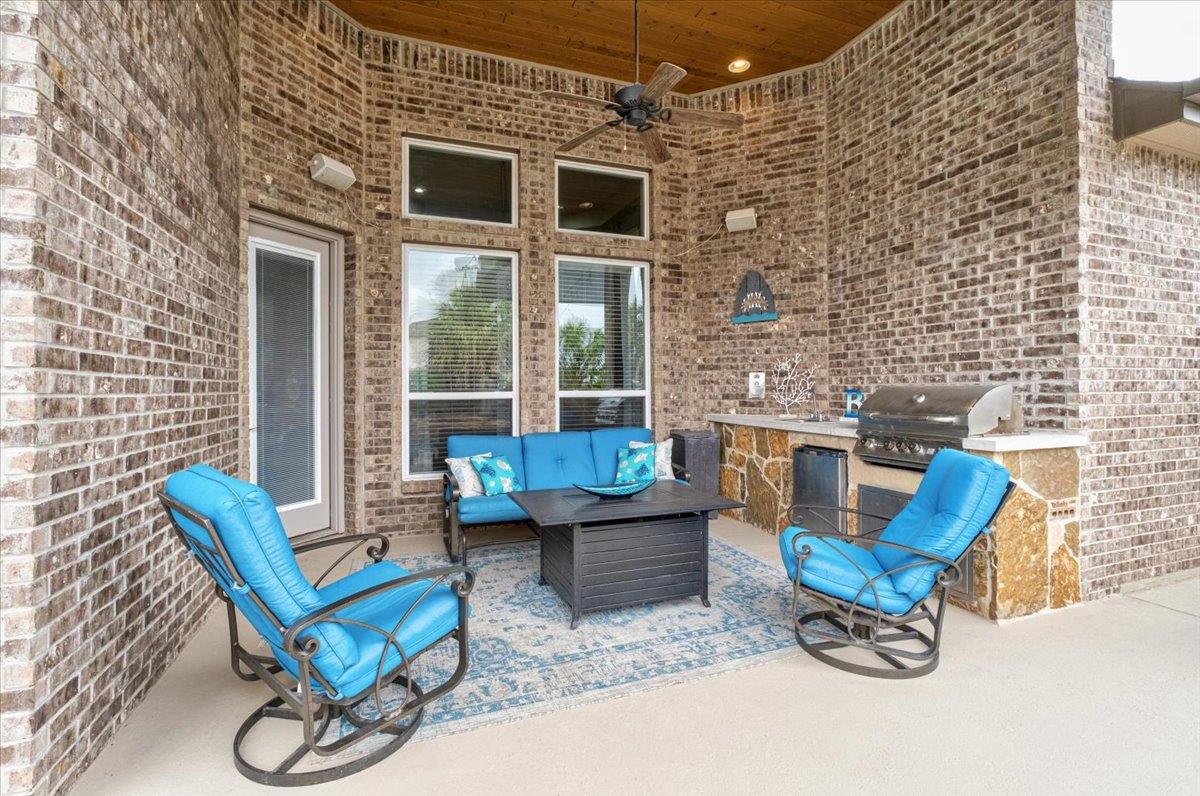 814 Jesse Trl, San Marcos, TX 78666