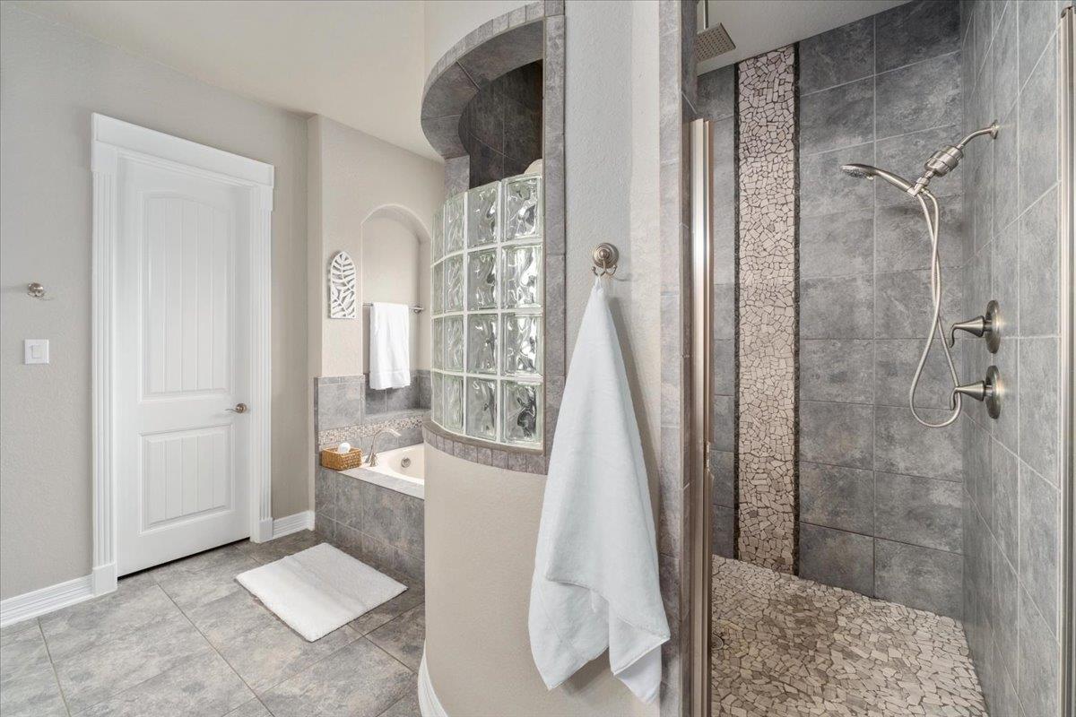 814 Jesse Trl, San Marcos, TX 78666