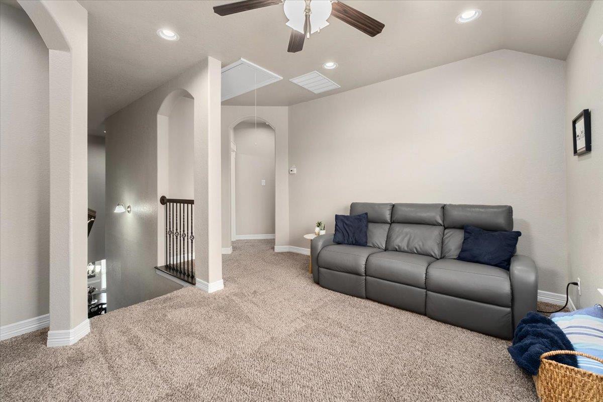 814 Jesse Trl, San Marcos, TX 78666