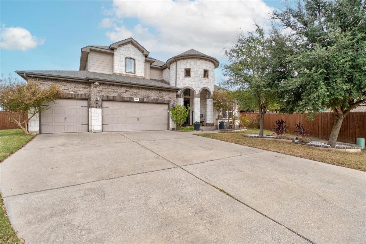 814 Jesse Trl, San Marcos, TX 78666