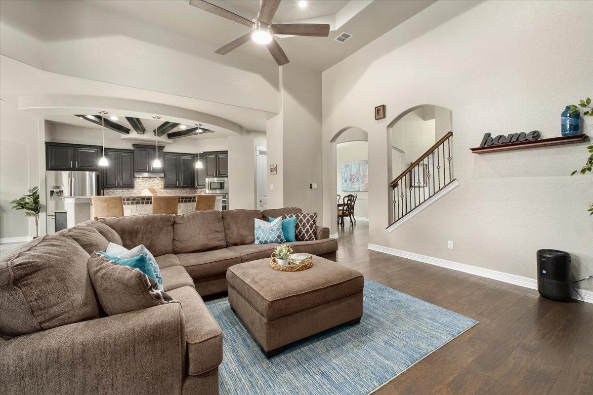 814 Jesse Trl, San Marcos, TX 78666