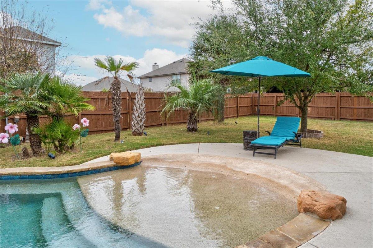 814 Jesse Trl, San Marcos, TX 78666