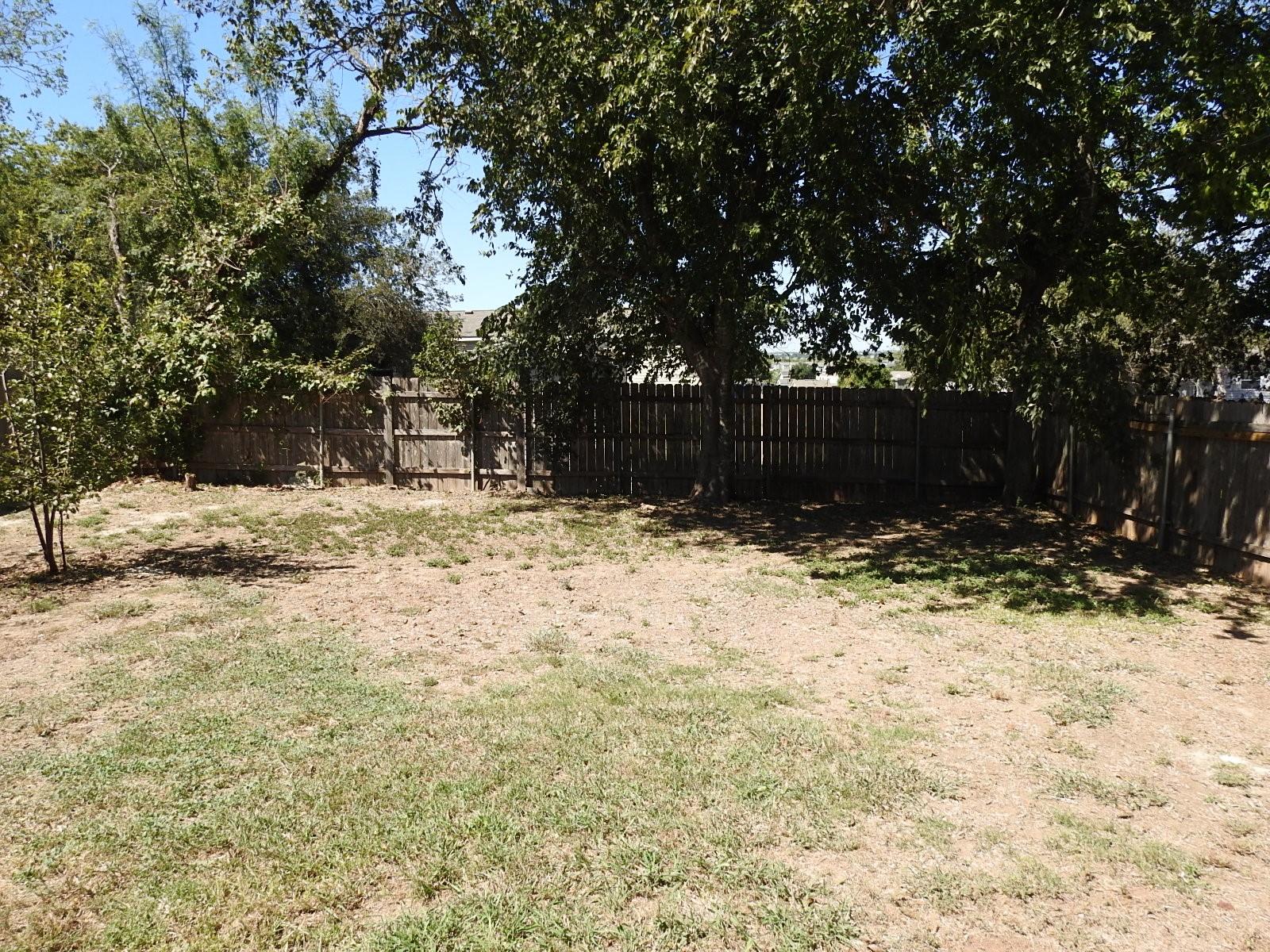 571 New Country Rd, Kyle, TX 78640