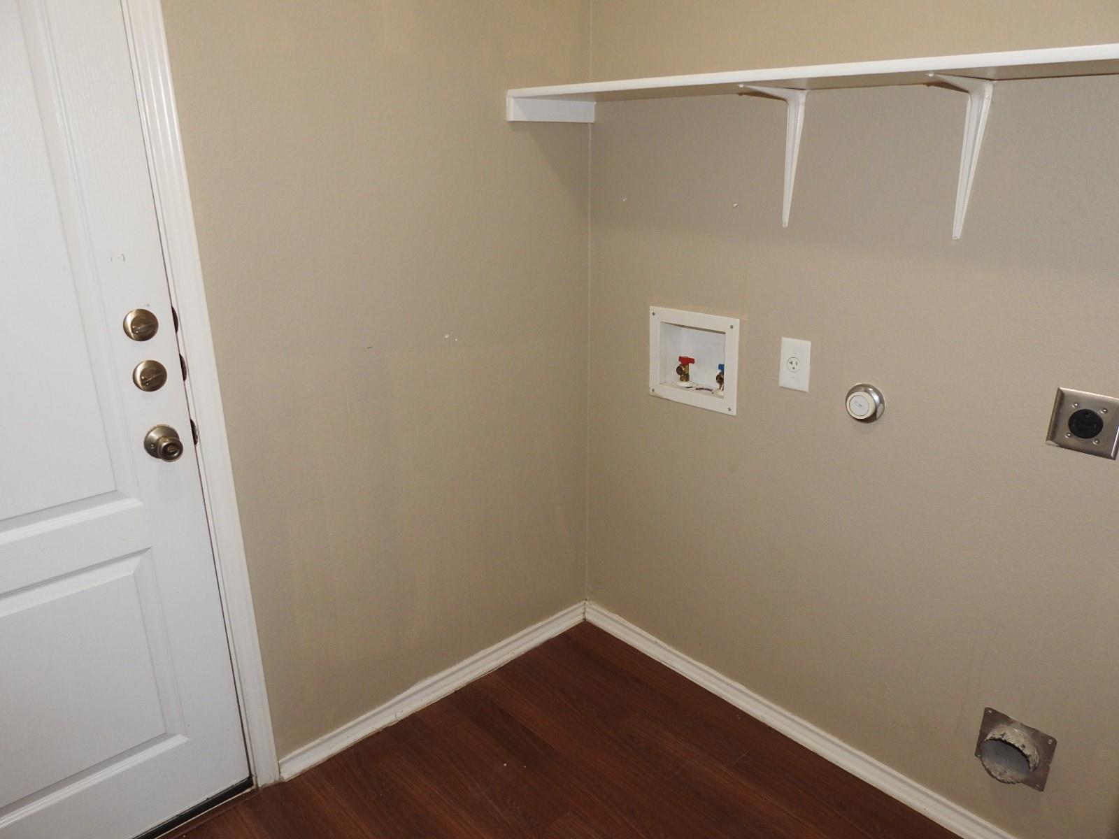 571 New Country Rd, Kyle, TX 78640